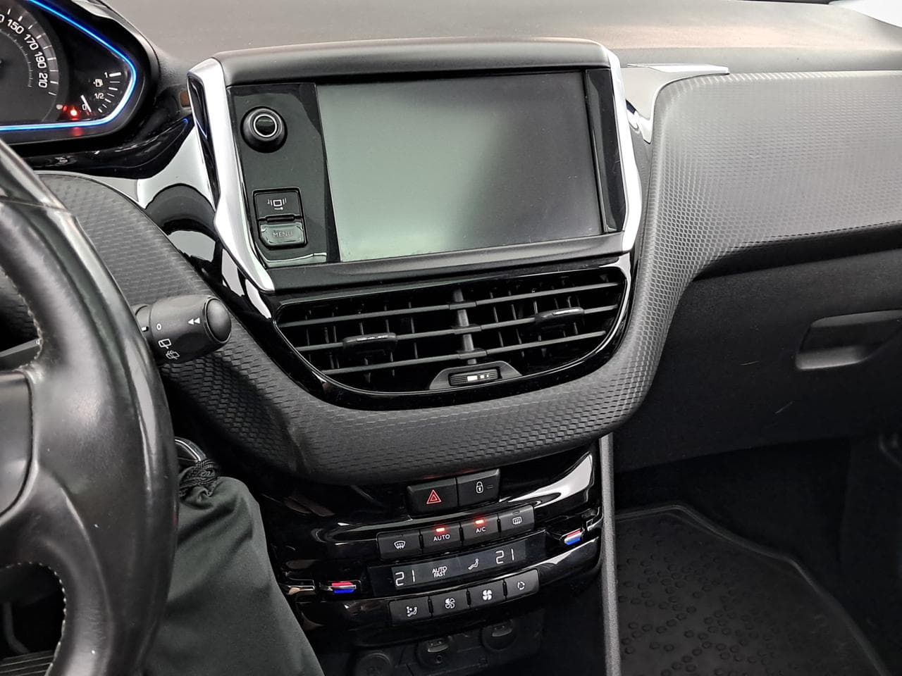 2013 Peugeot 2008 - 18