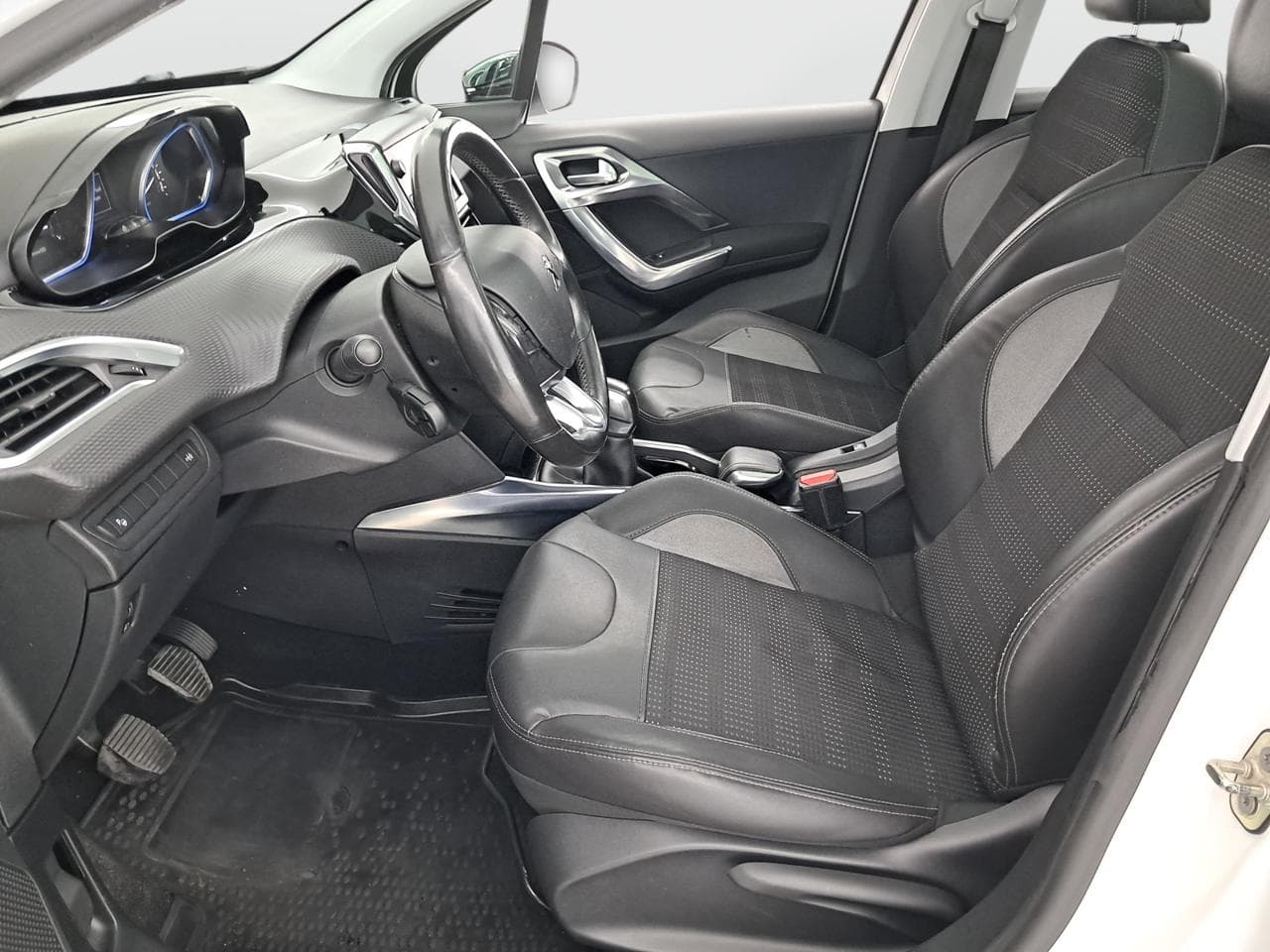 2013 Peugeot 2008 - 16