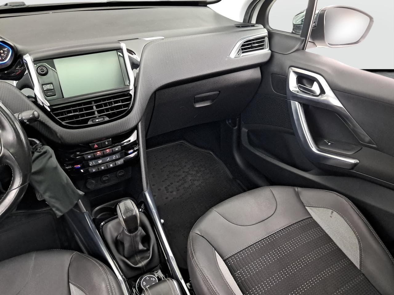 2013 Peugeot 2008 - 11