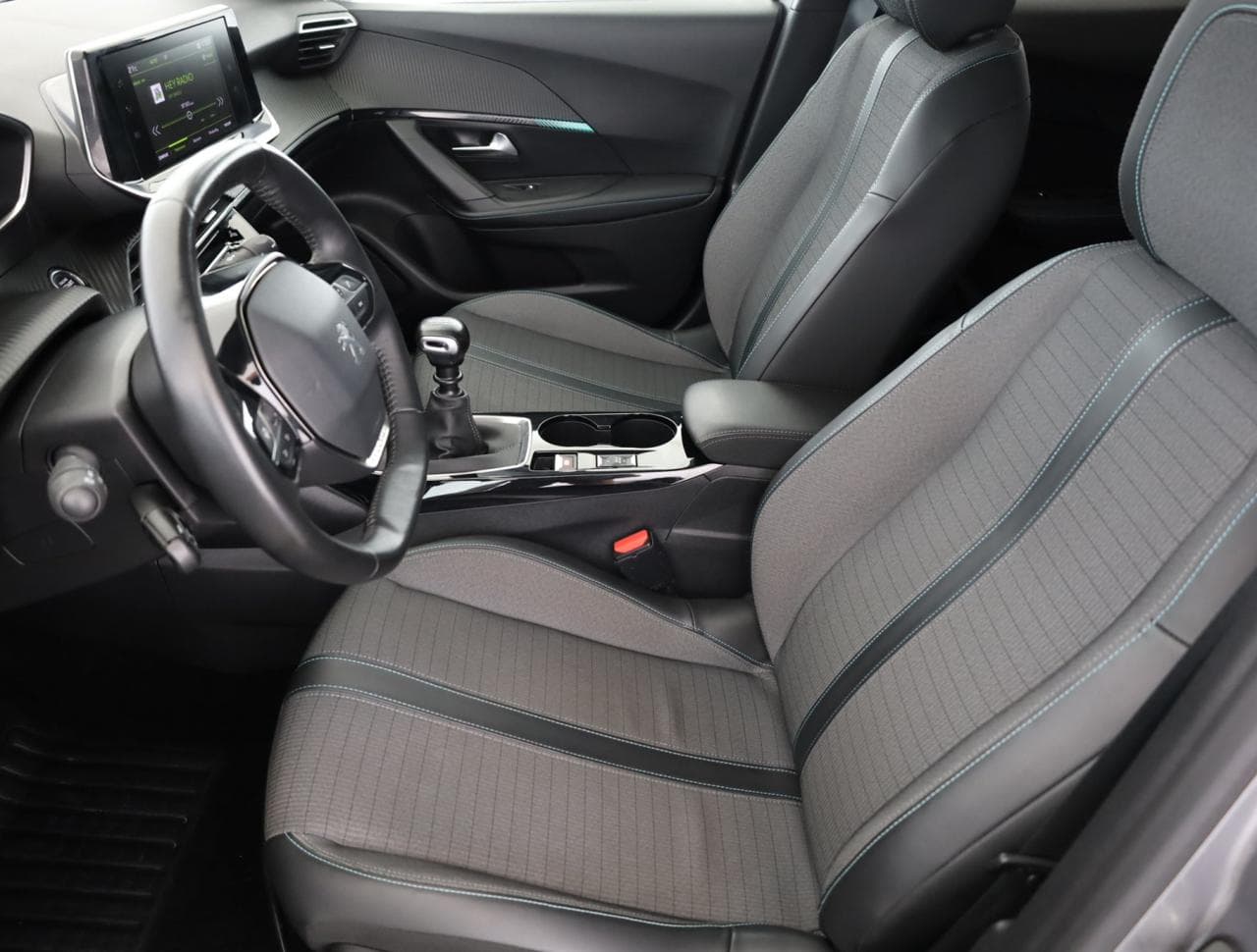 2021 Peugeot 2008 - 13