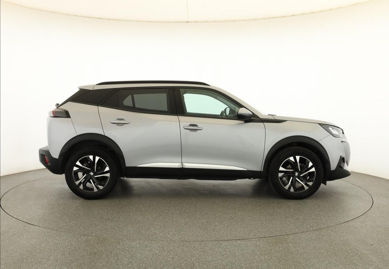 2021 Peugeot 2008 - 8