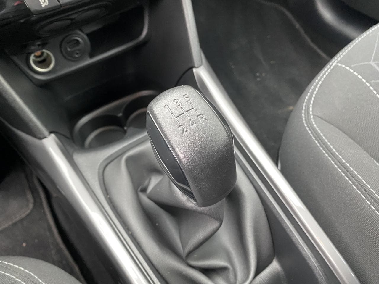 2017 Peugeot 2008 - 16