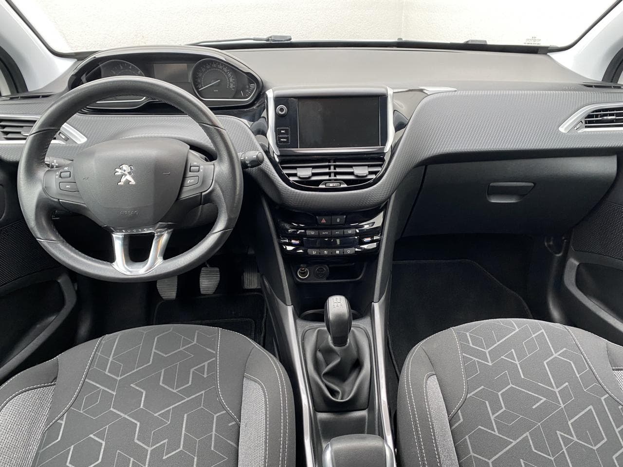 2017 Peugeot 2008 - 8