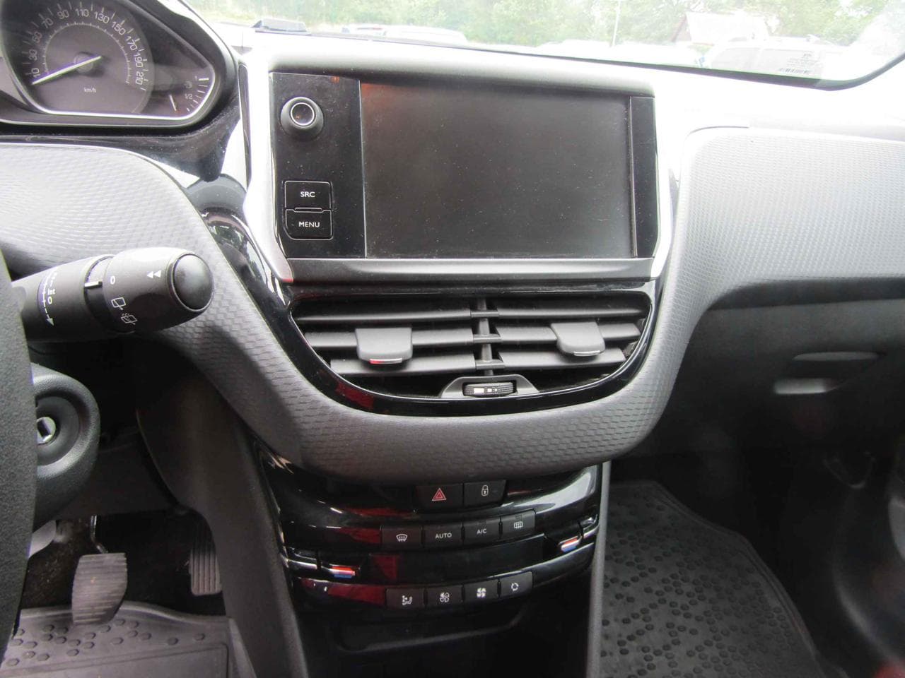 2017 Peugeot 2008 - 11