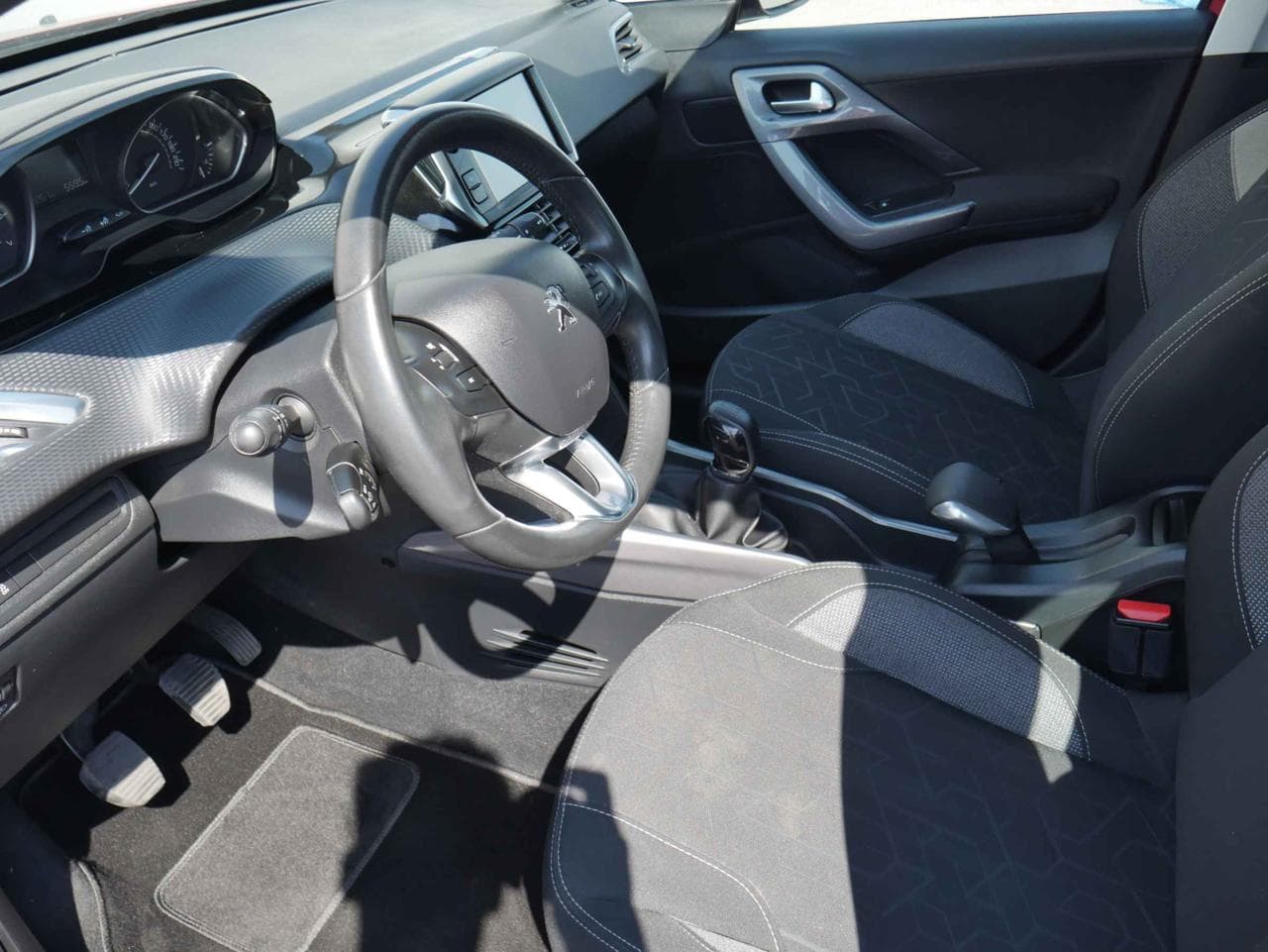 2017 Peugeot 2008 - 9