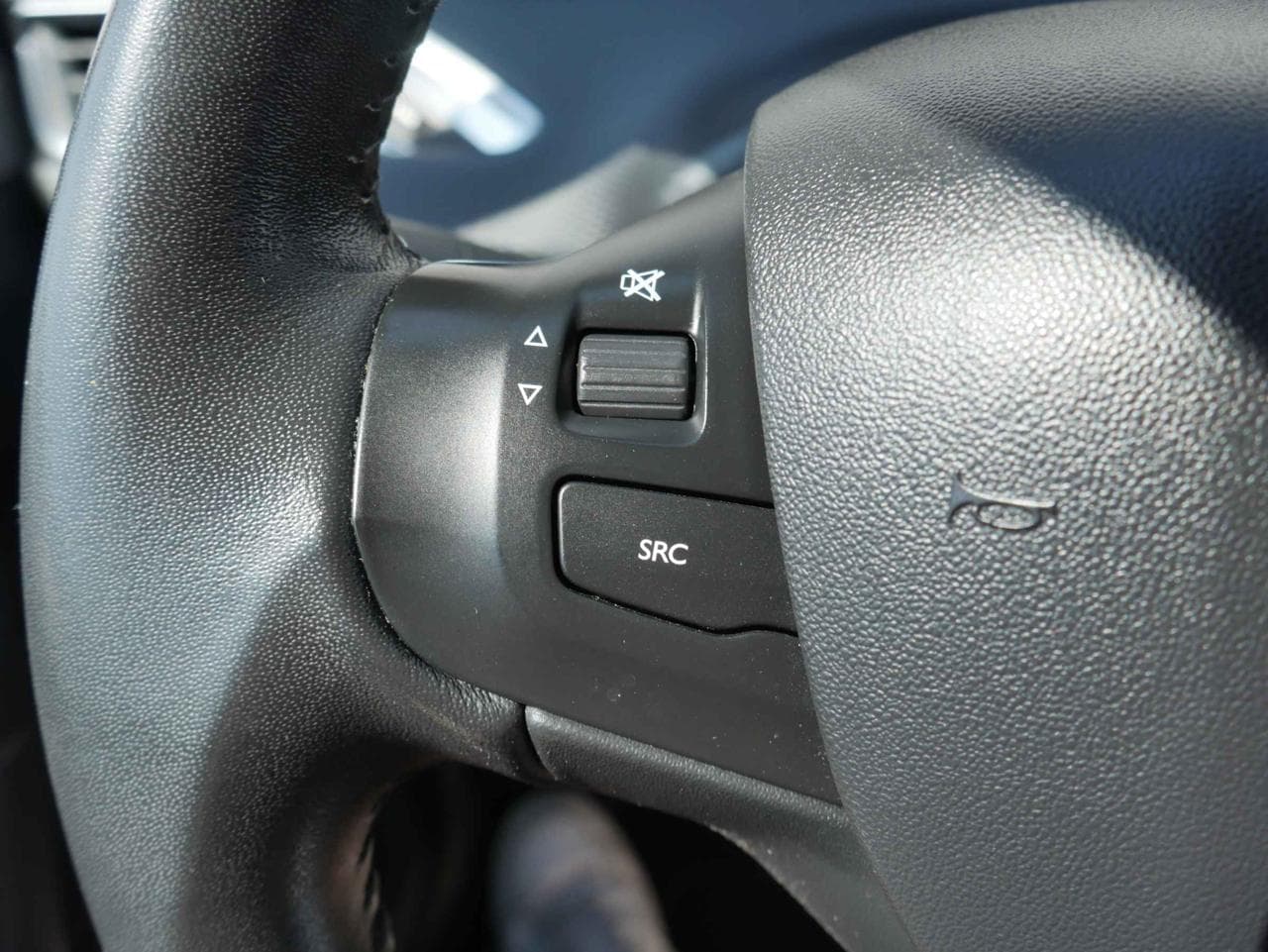 2017 Peugeot 2008 - 13