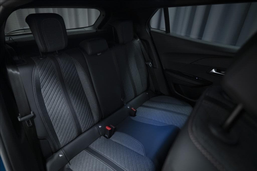 2025 Peugeot 2008 - 12