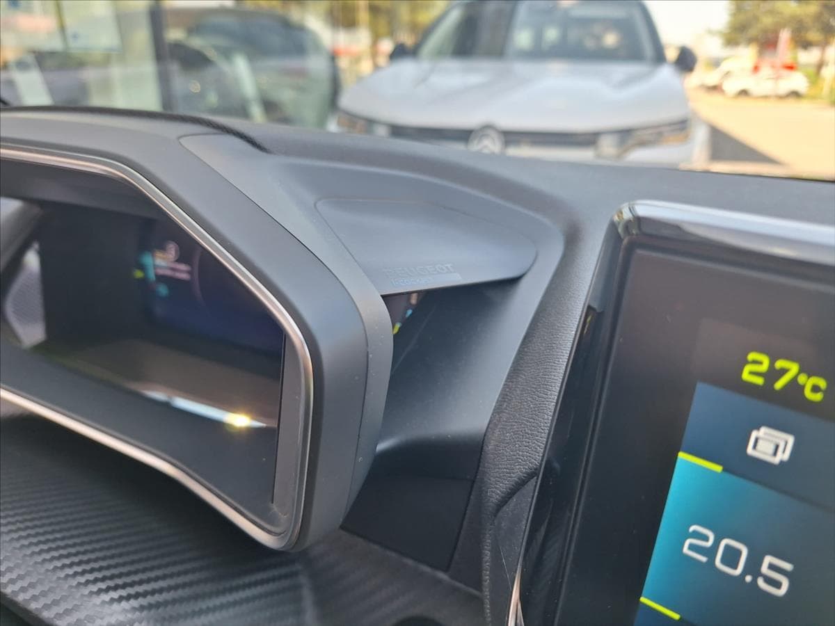 2022 Peugeot 2008 - 11