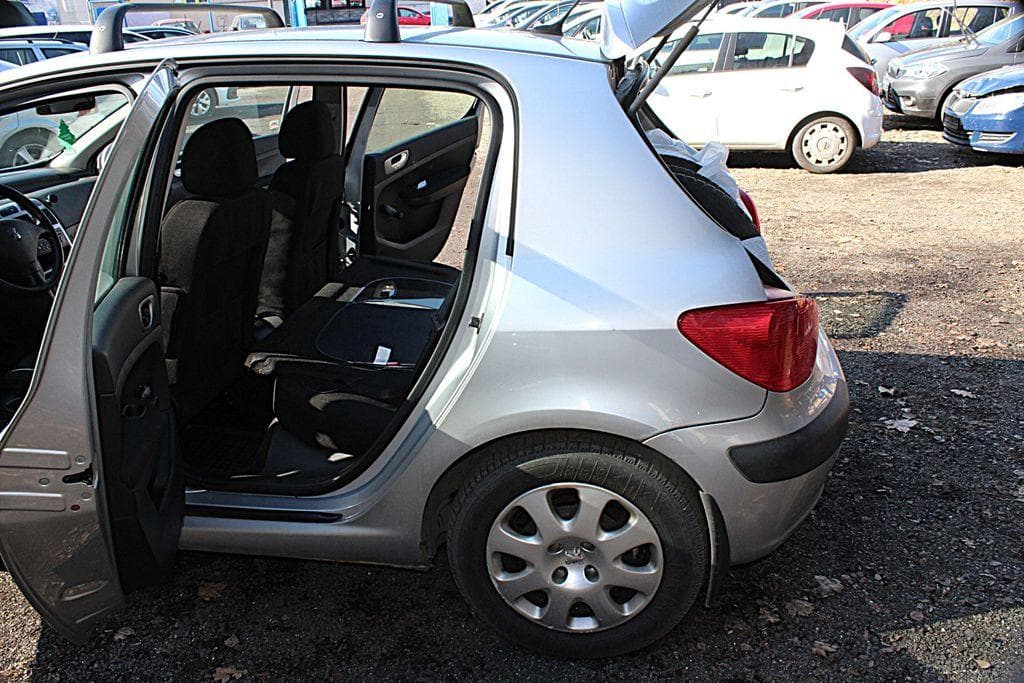 2002 Peugeot 307 - 10