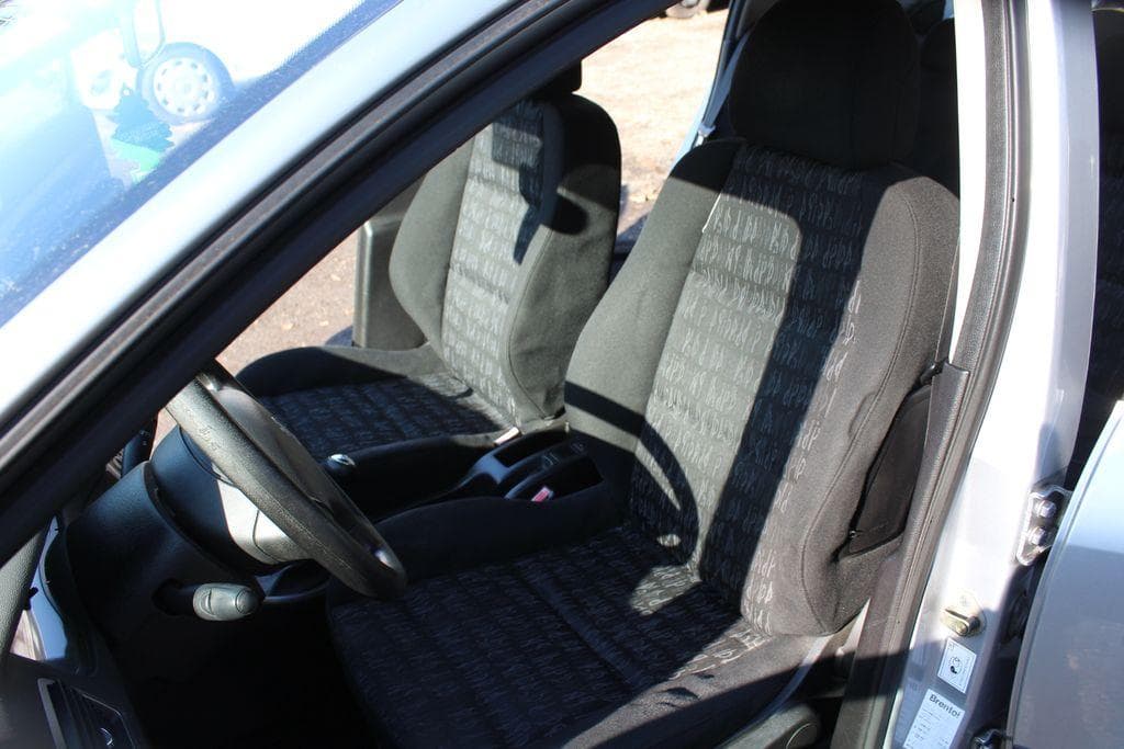 2002 Peugeot 307 - 18