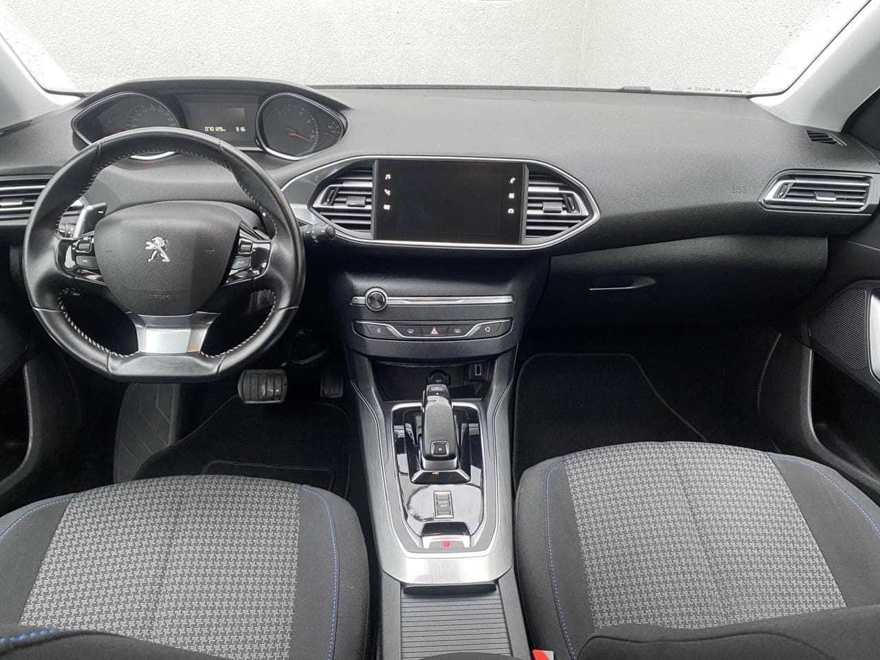 2018 Peugeot 308 - 8