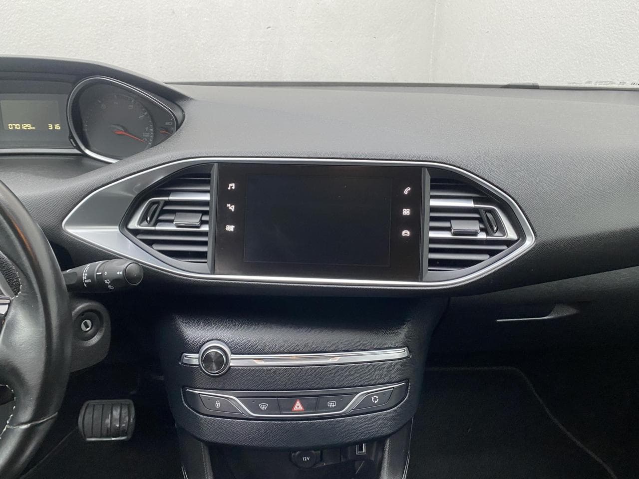 2018 Peugeot 308 - 12