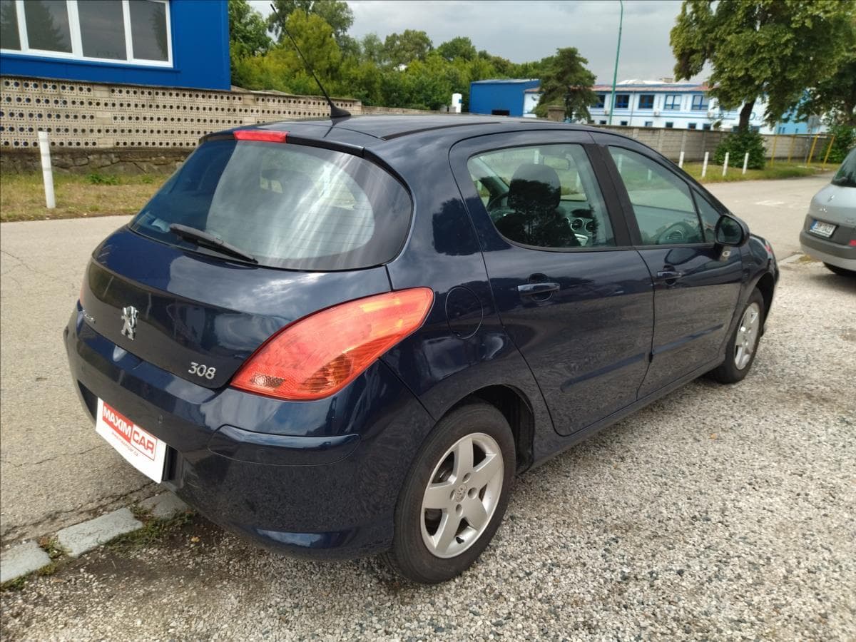 2010 Peugeot 308 - 8