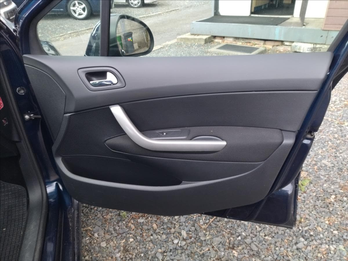 2010 Peugeot 308 - 17
