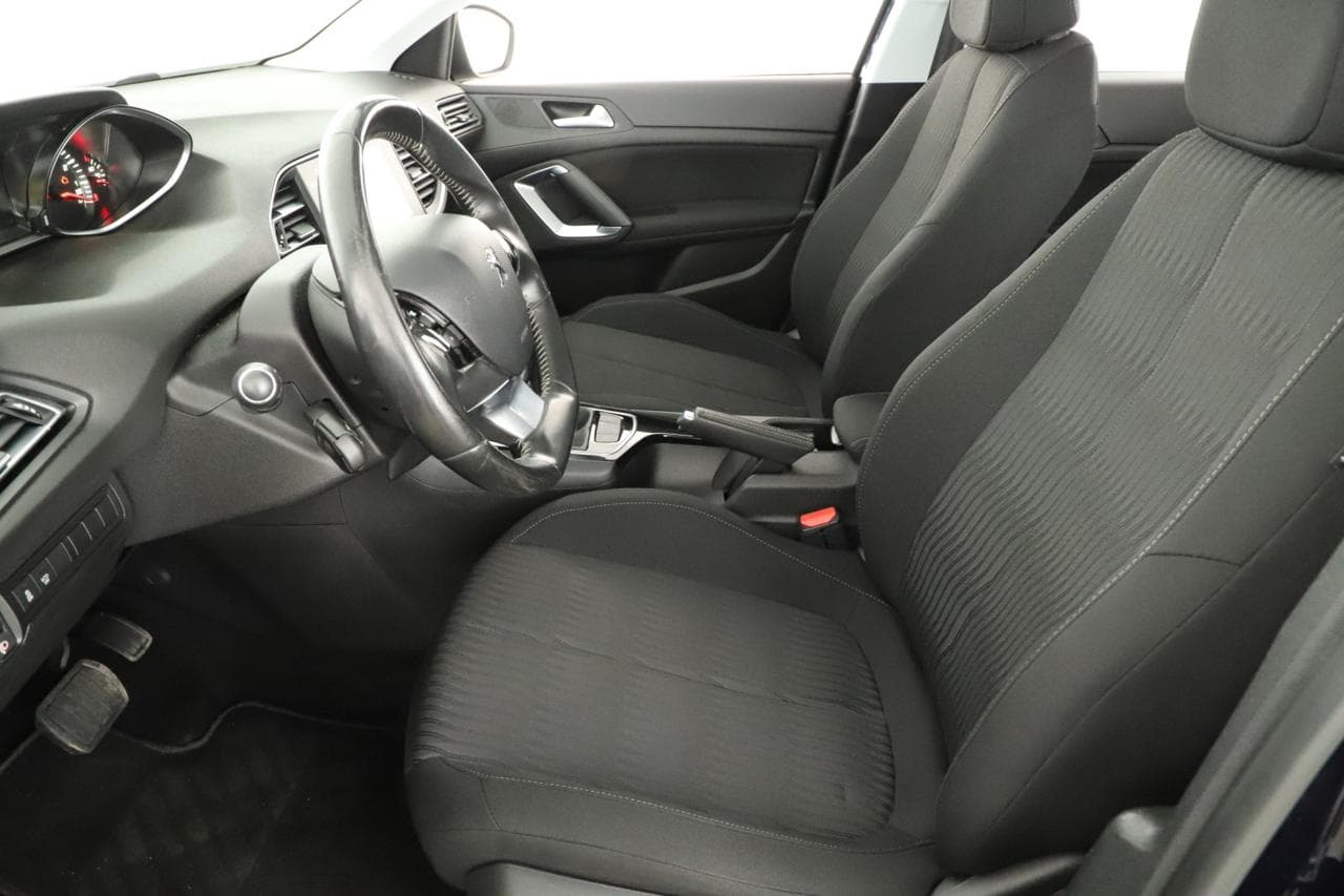 2015 Peugeot 308 - 13