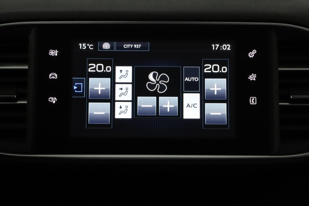 2015 Peugeot 308 - 19