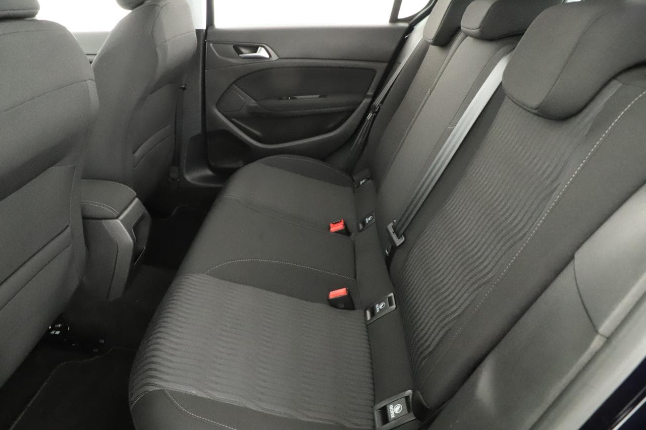 2015 Peugeot 308 - 12