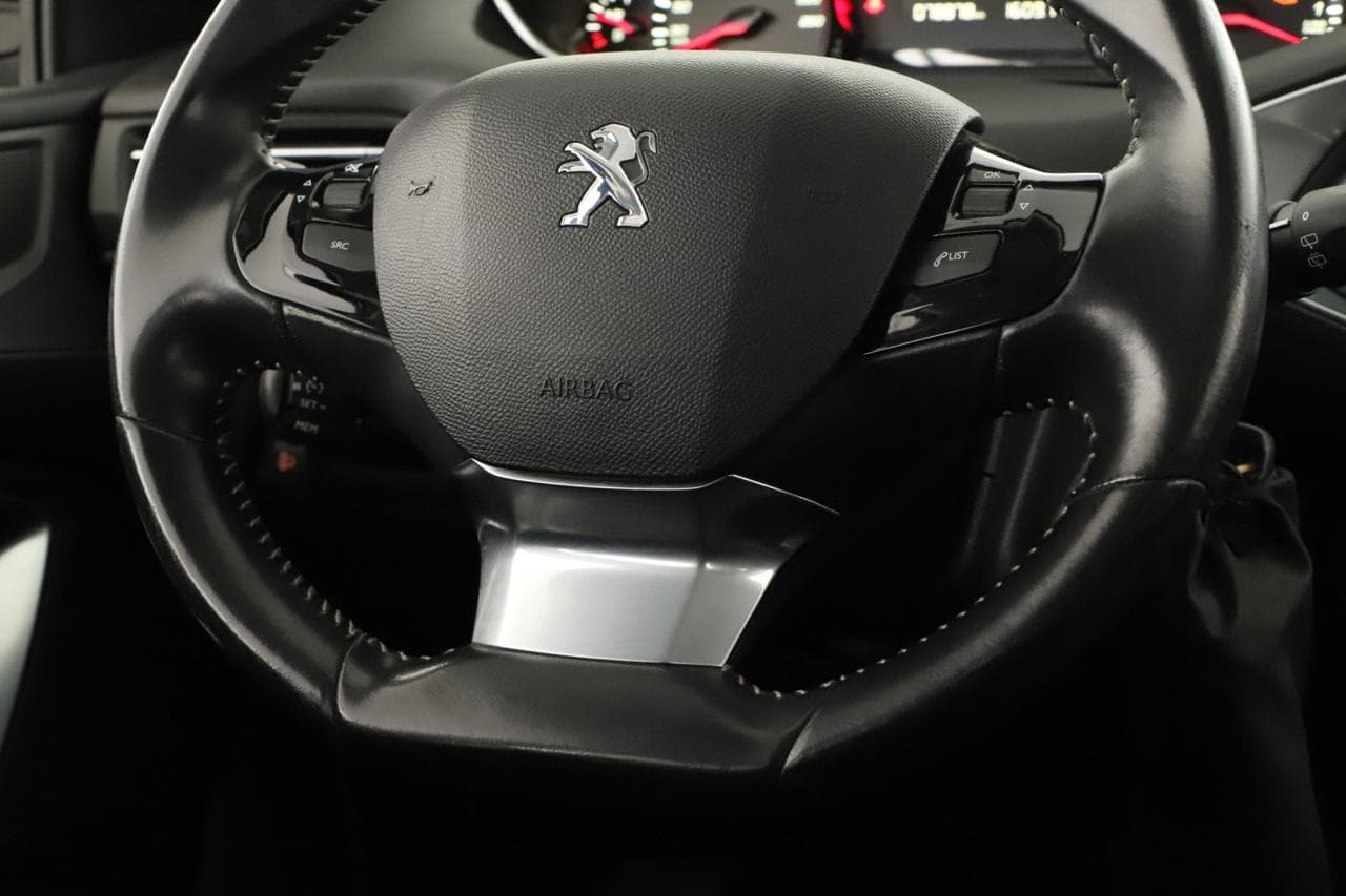 2015 Peugeot 308 - 14