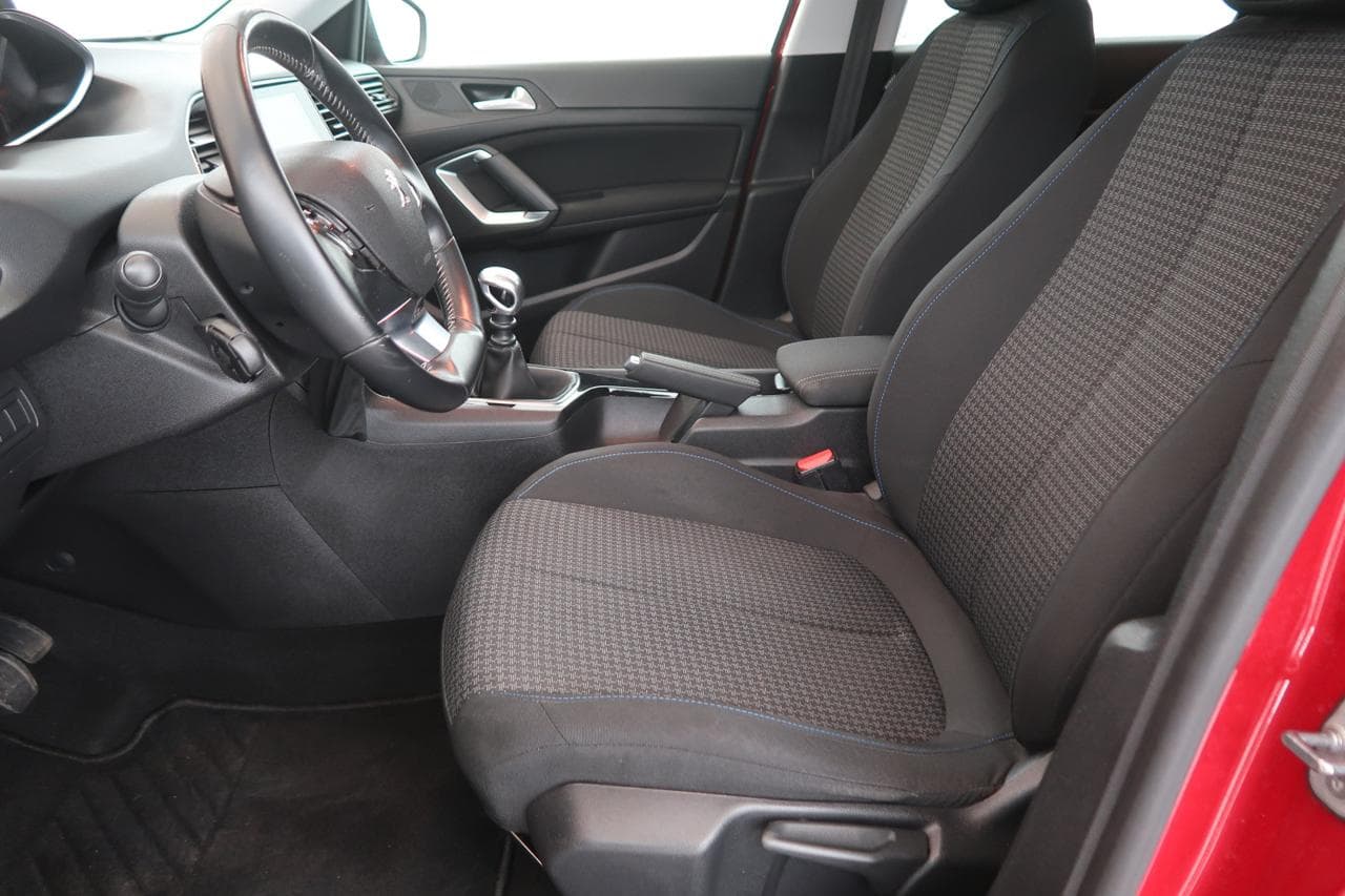 2018 Peugeot 308 - 16