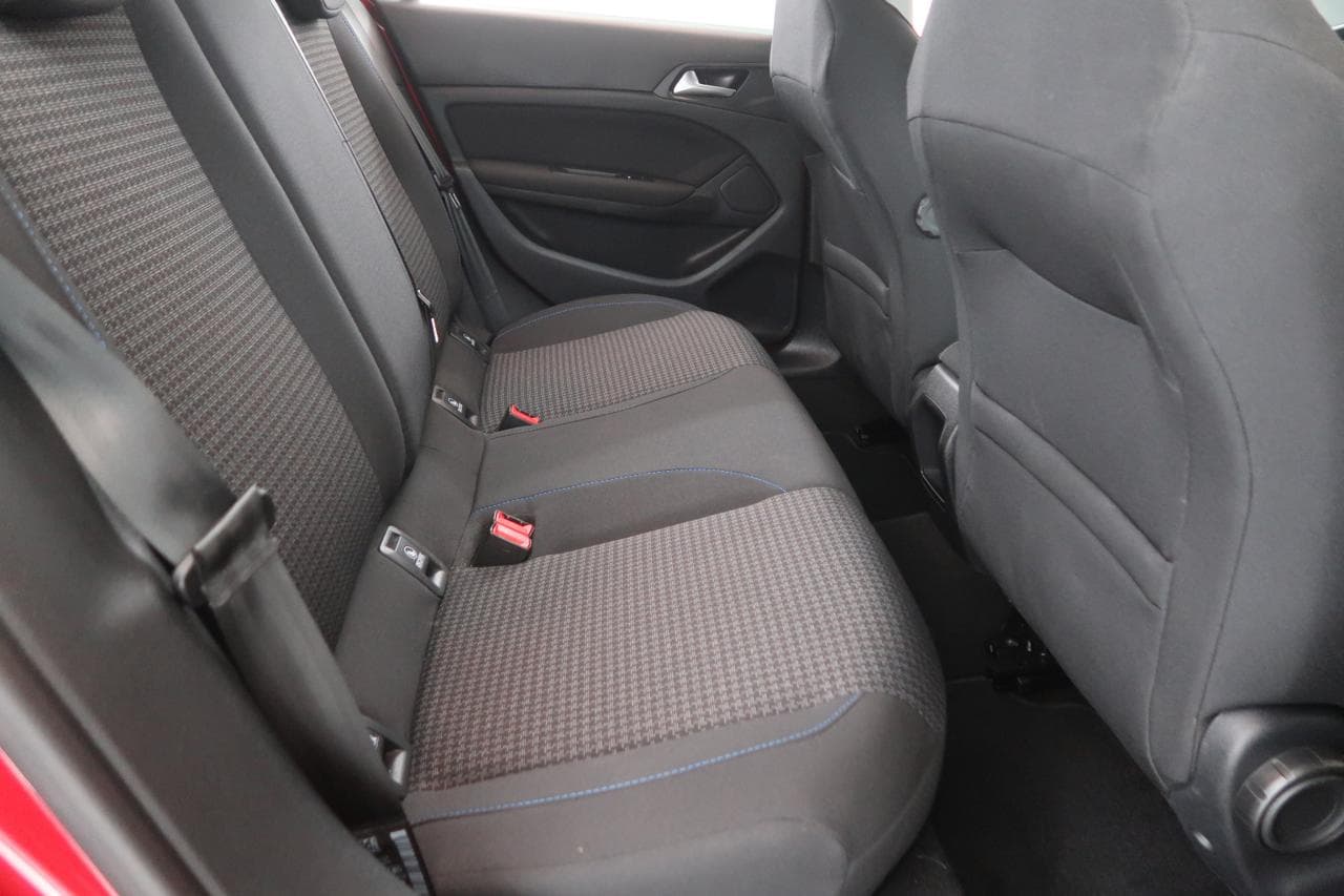 2018 Peugeot 308 - 13