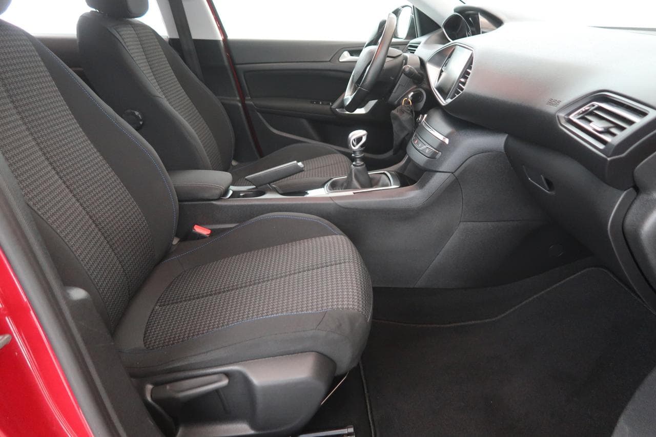 2018 Peugeot 308 - 12
