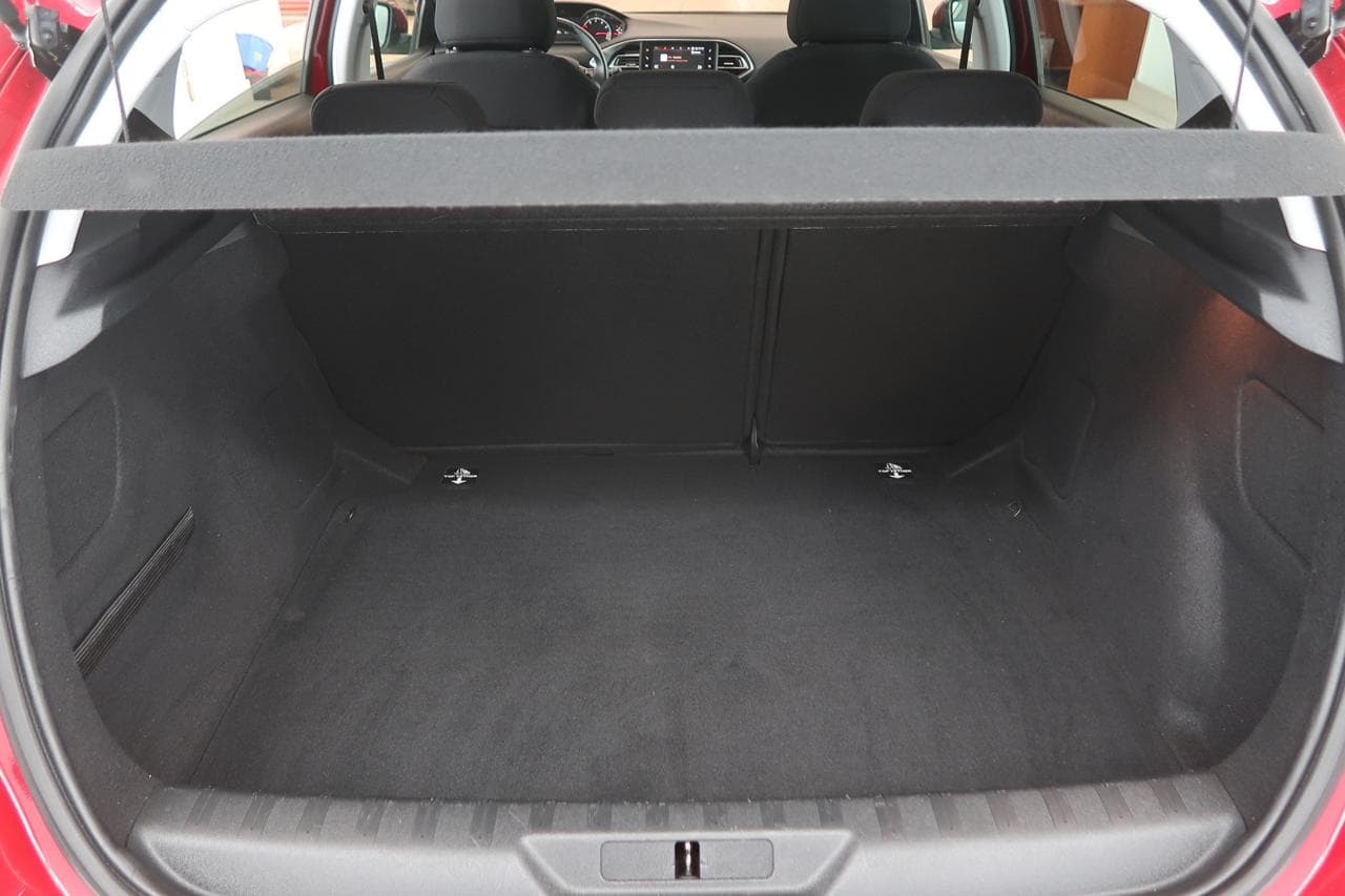 2018 Peugeot 308 - 18