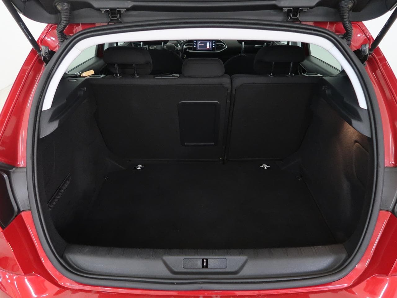 2019 Peugeot 308 - 18