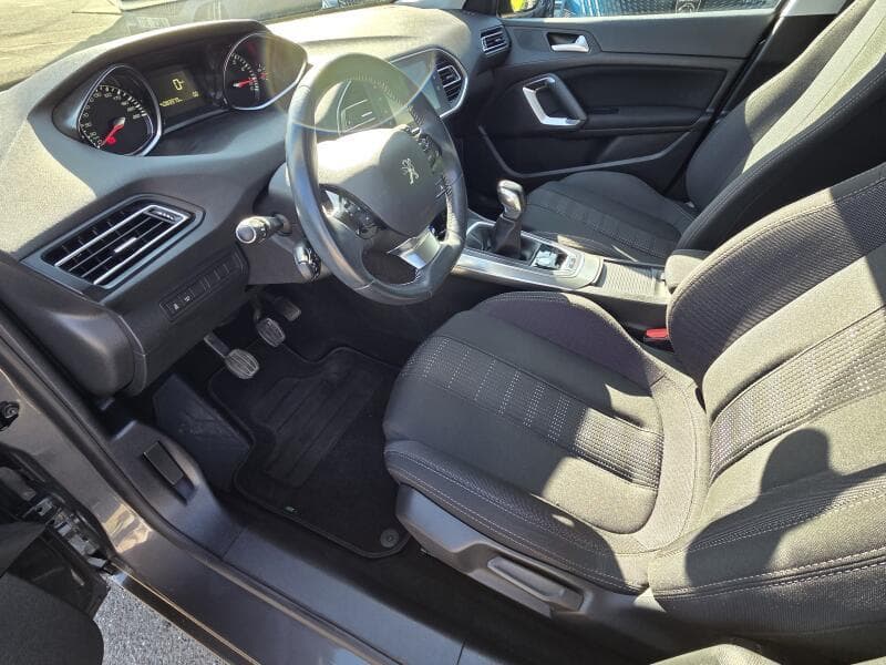 2017 Peugeot 308 - 9