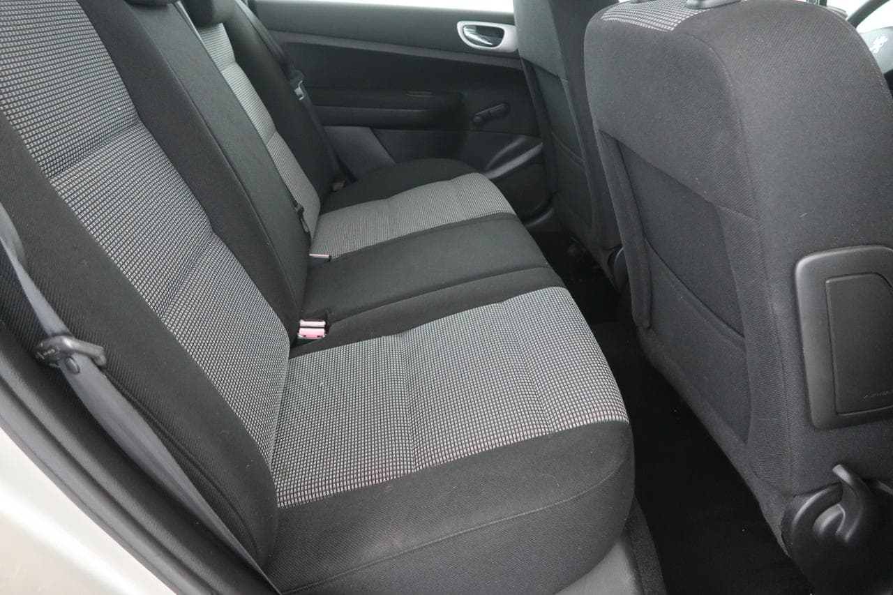 2006 Peugeot 307 - 13