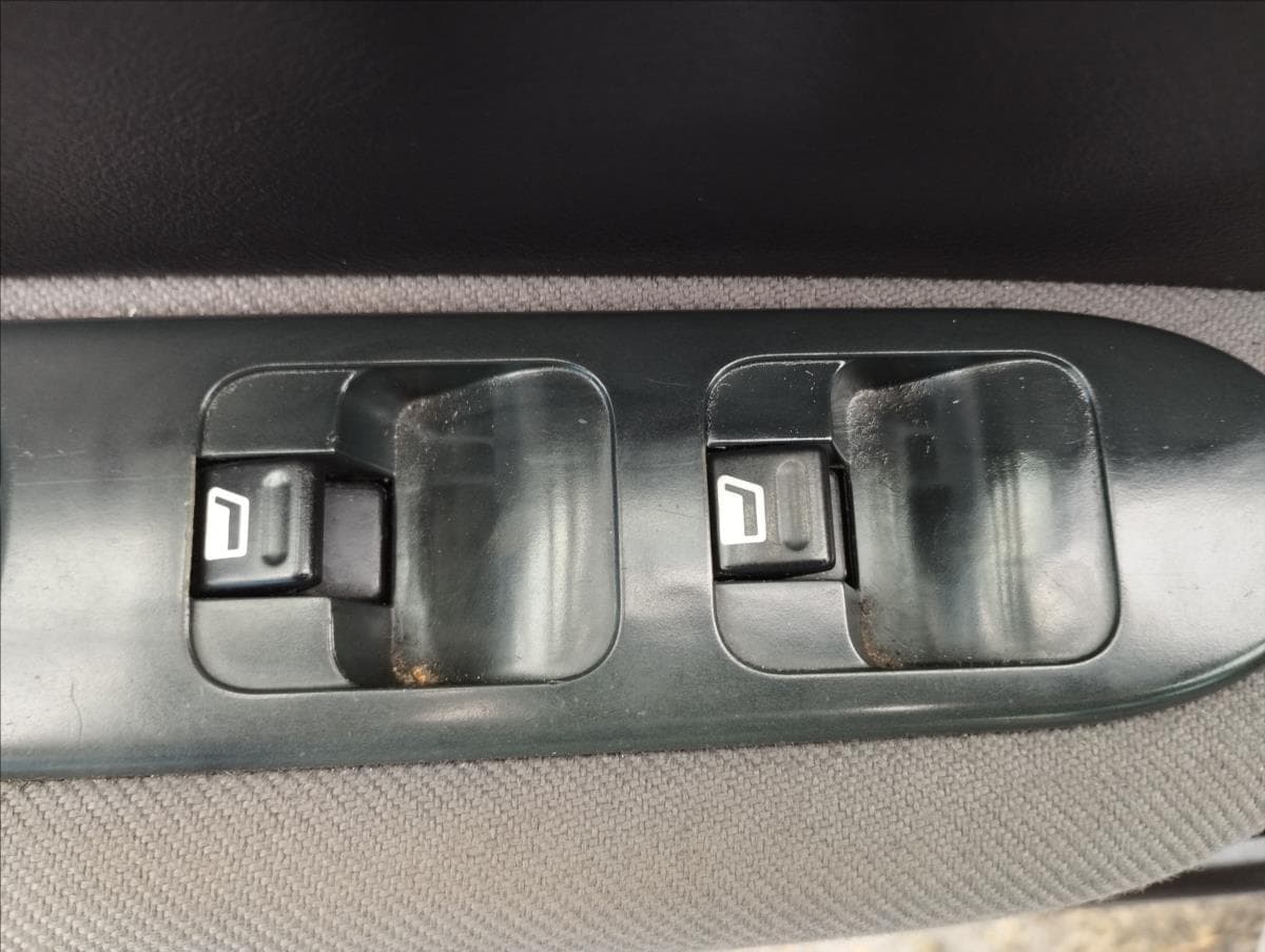 2002 Peugeot 307 - 27