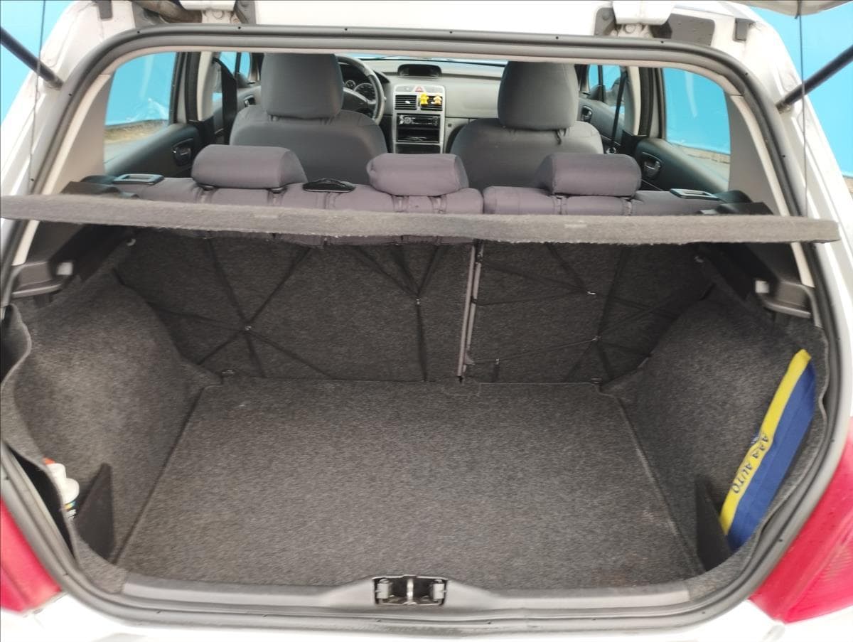 2002 Peugeot 307 - 29