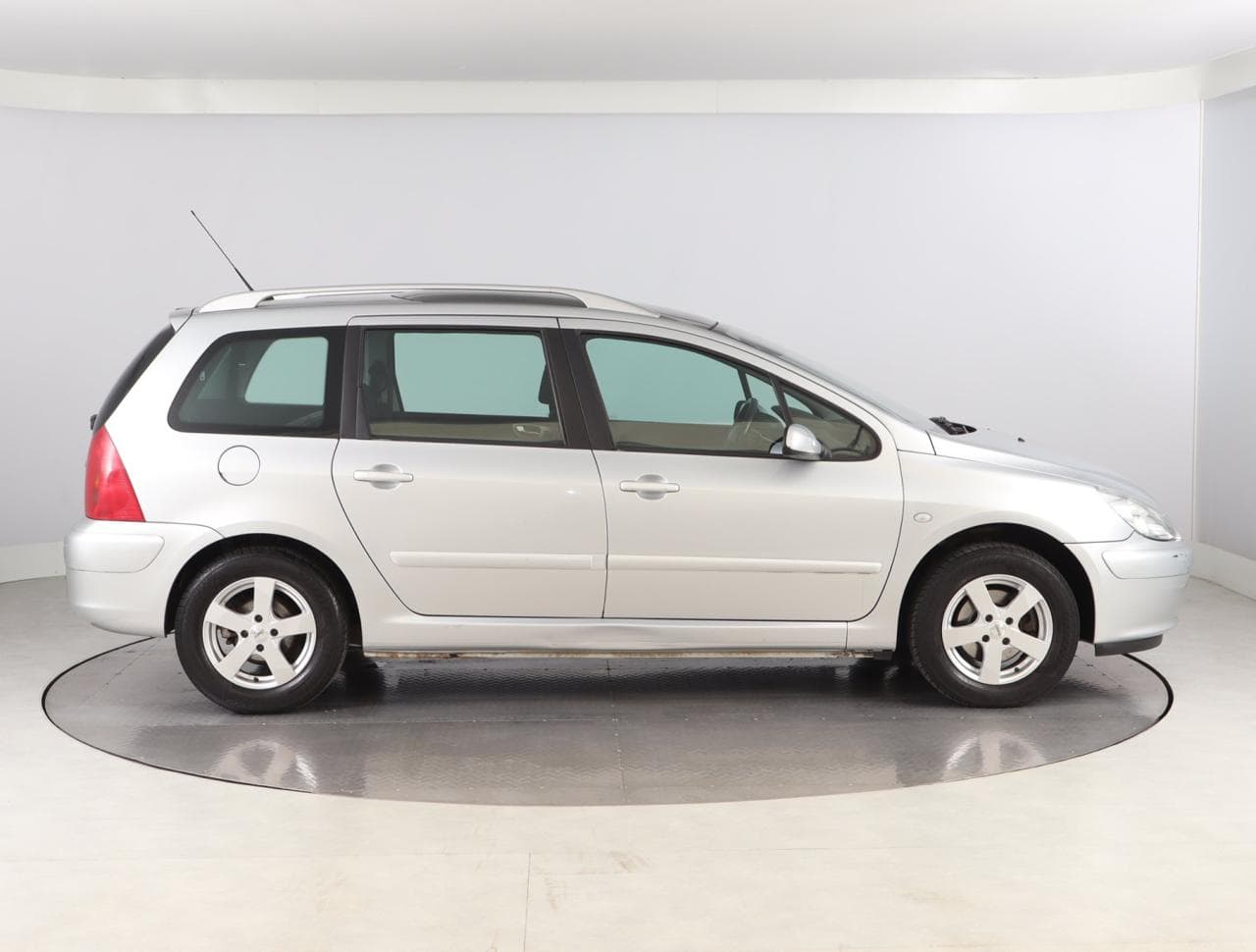 2004 Peugeot 307 - 8