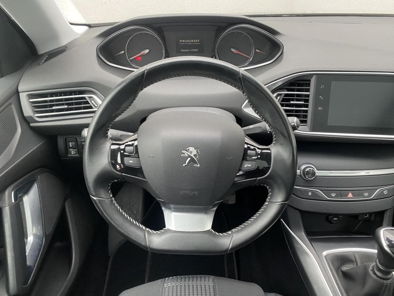 2020 Peugeot 308 - 11