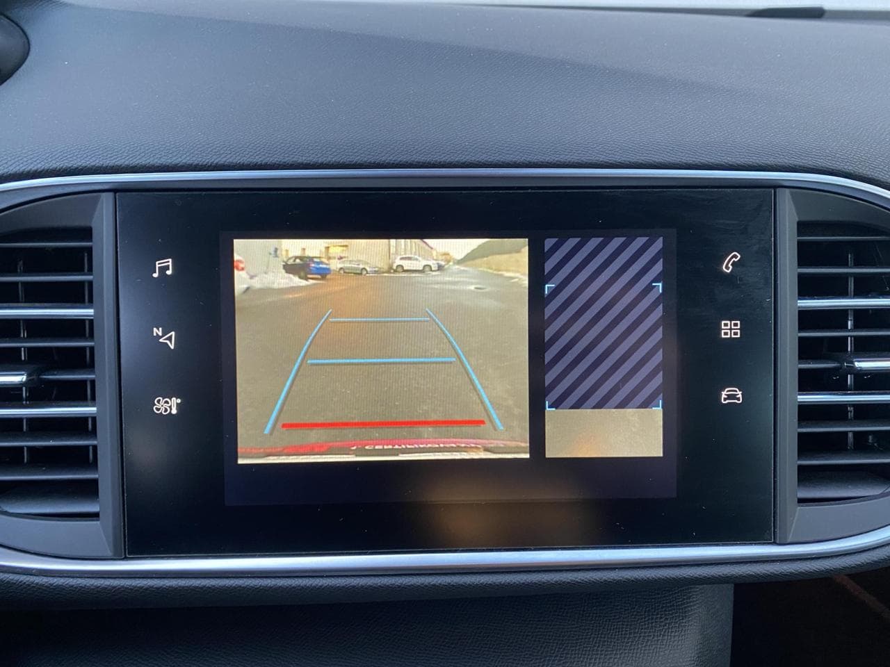 2019 Peugeot 308 - 17