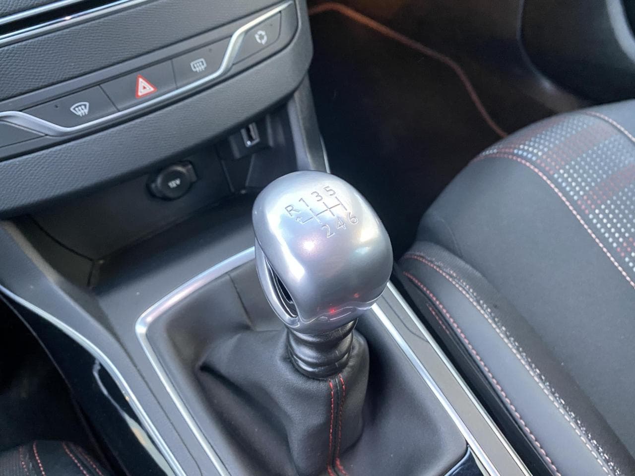 2019 Peugeot 308 - 15