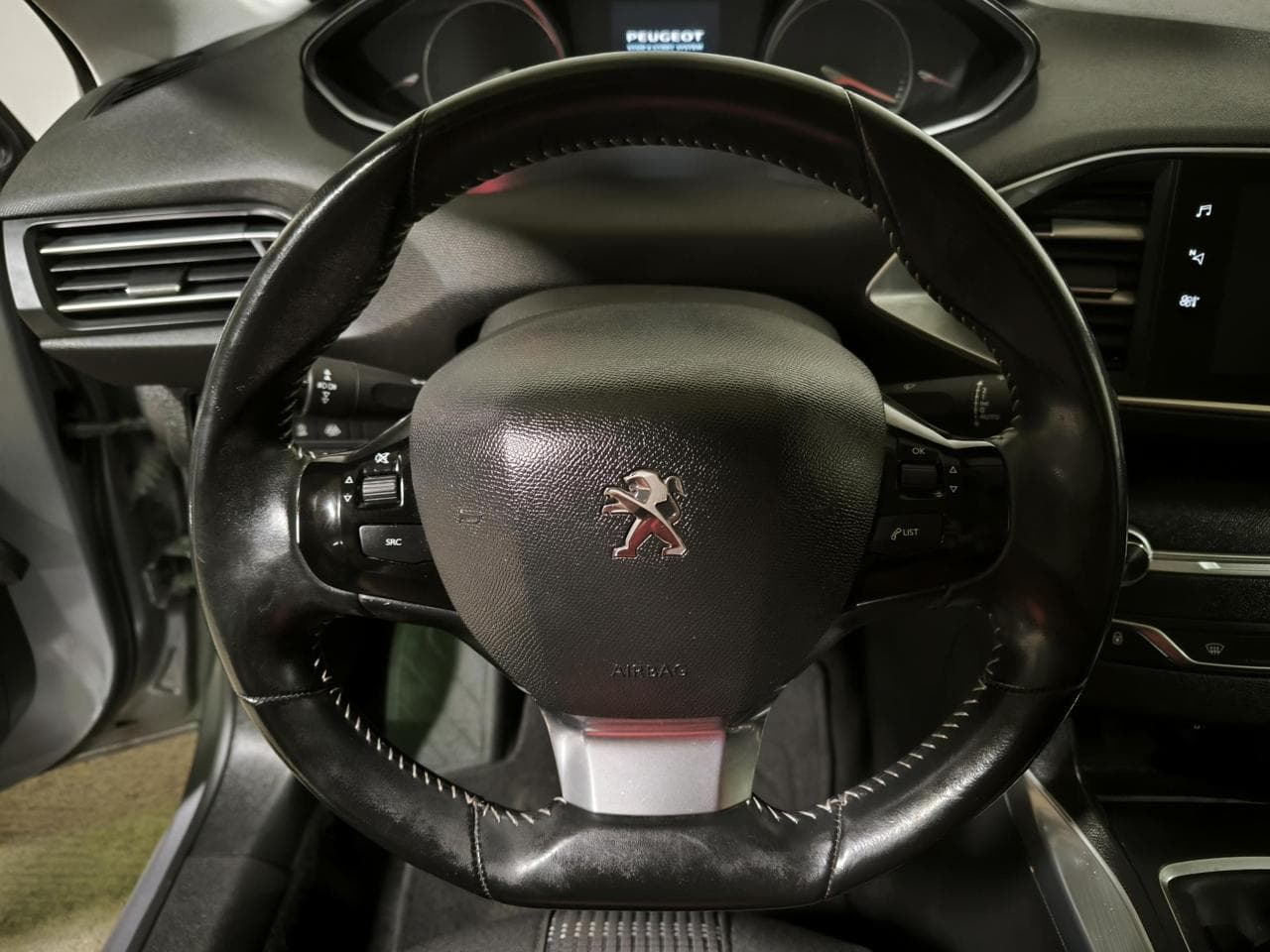 2018 Peugeot 308 - 13