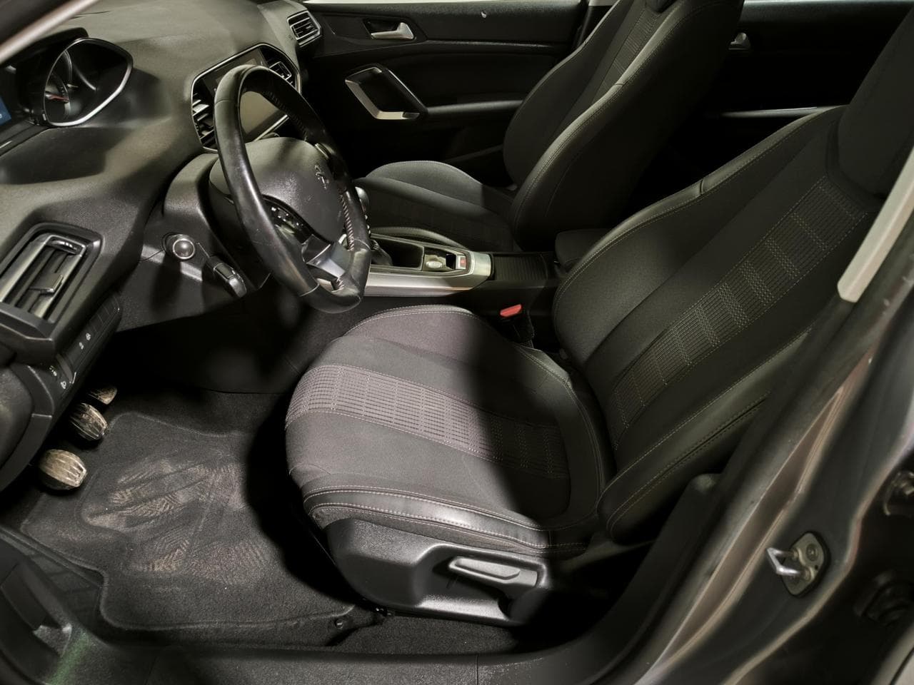 2018 Peugeot 308 - 9