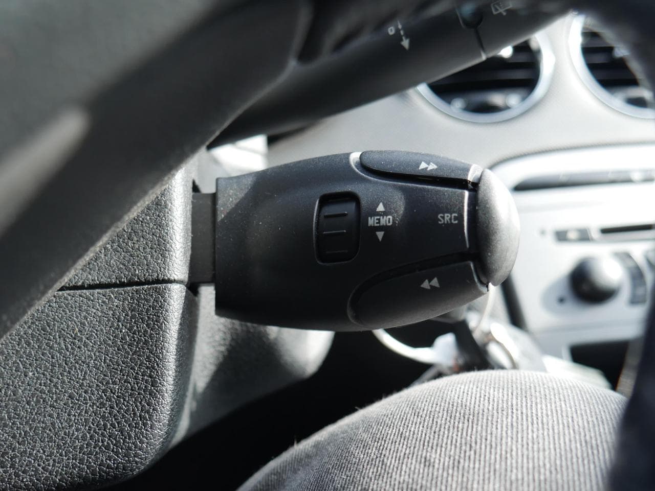 2013 Peugeot 308 - 13