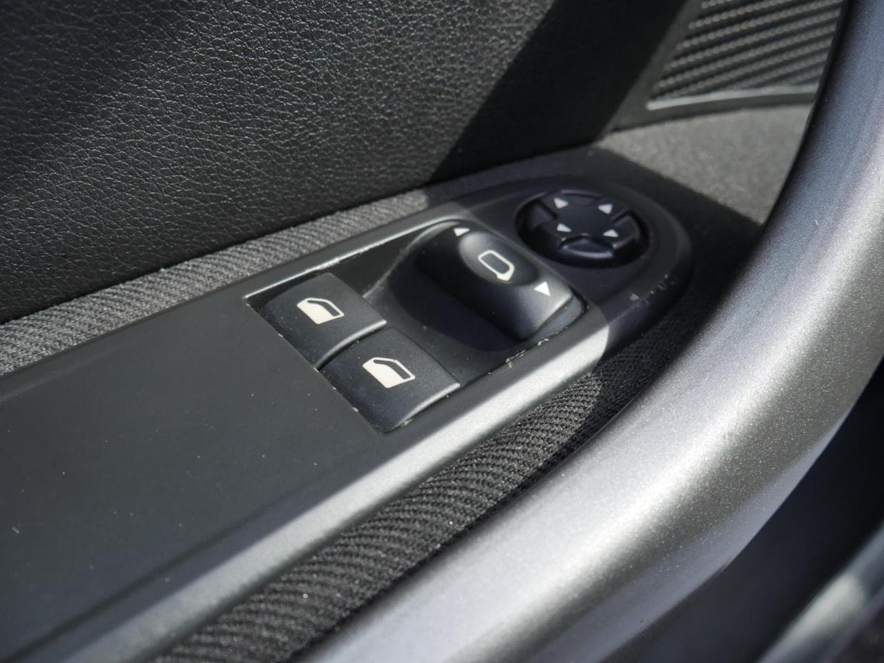 2013 Peugeot 308 - 11