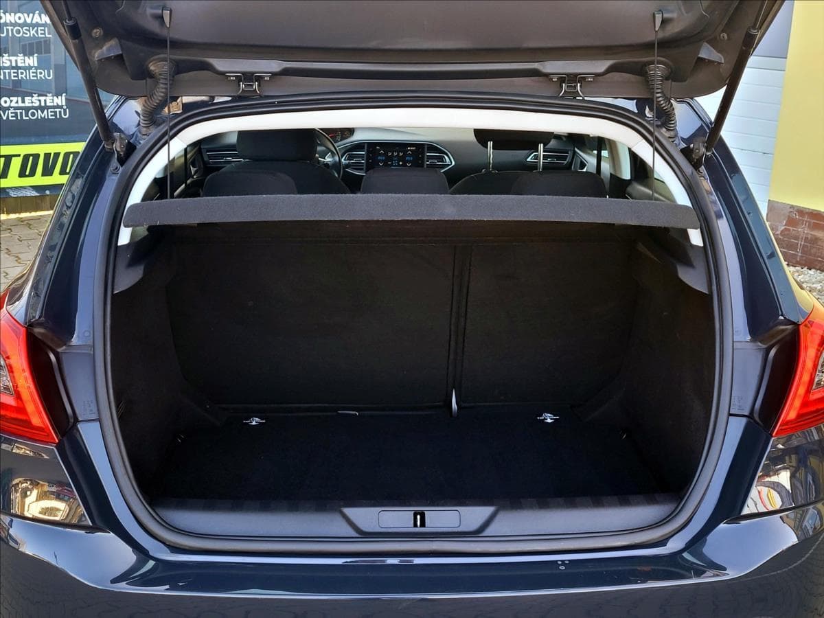 2020 Peugeot 308 - 12