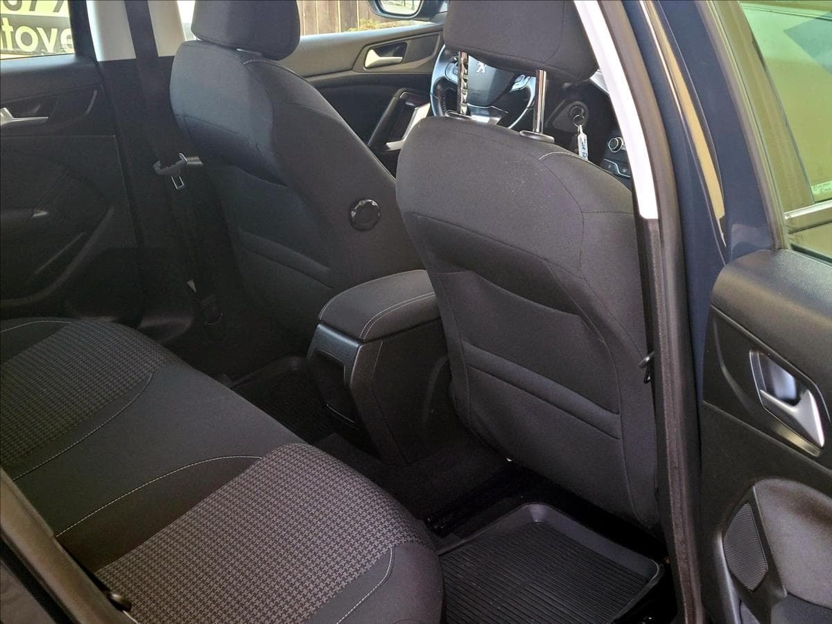 2020 Peugeot 308 - 18