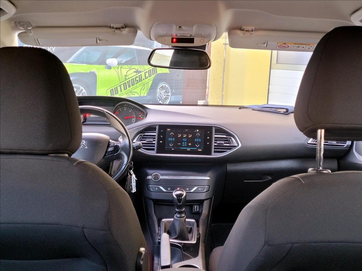 2020 Peugeot 308 - 13