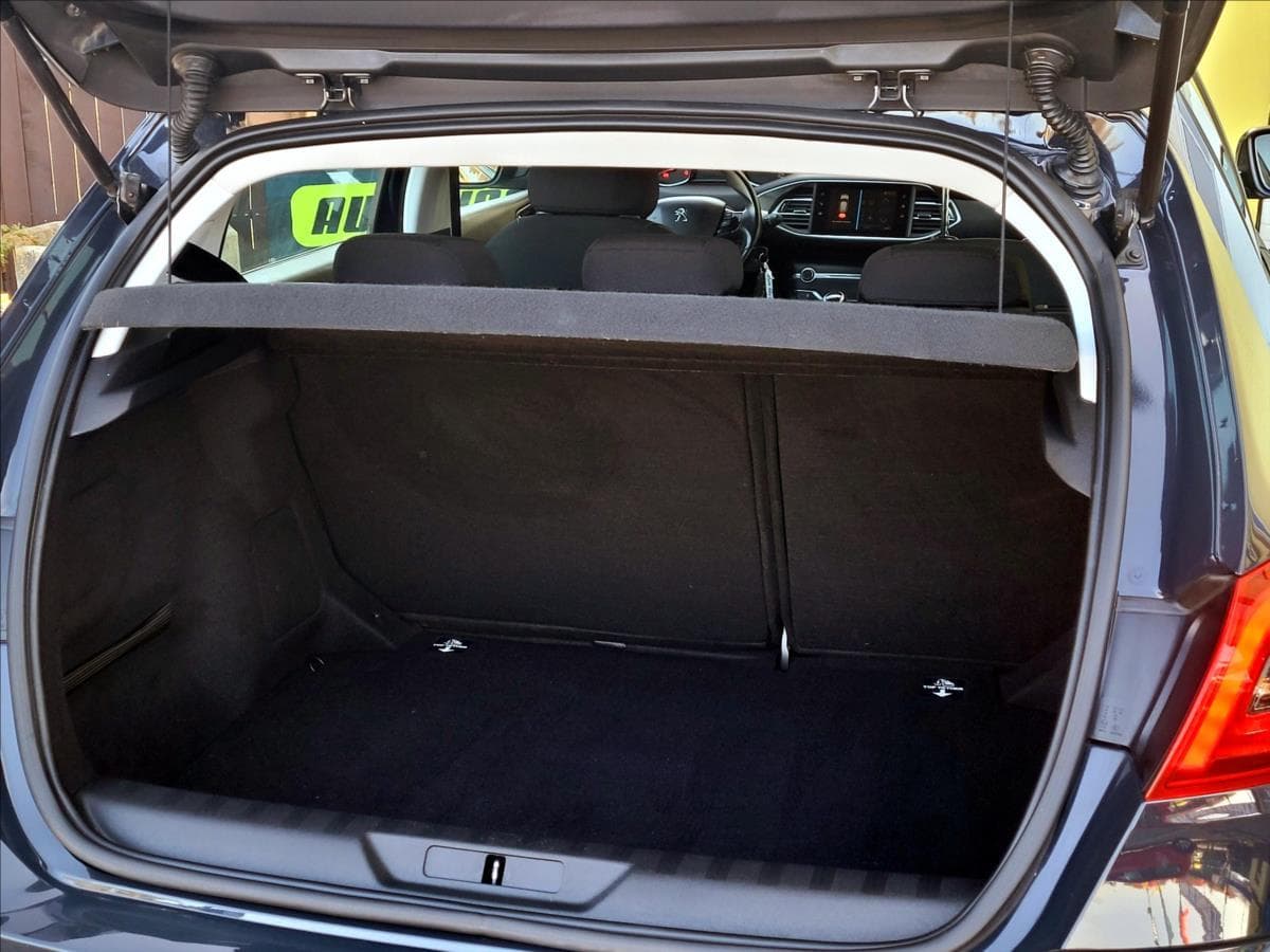 2020 Peugeot 308 - 11