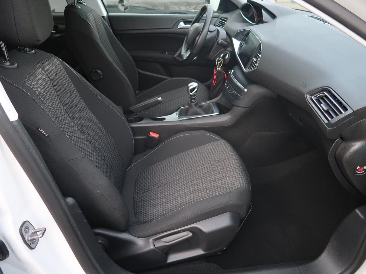 2019 Peugeot 308 - 12