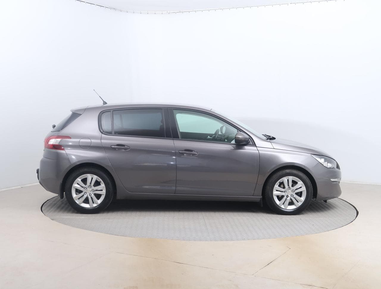 2016 Peugeot 308 - 8