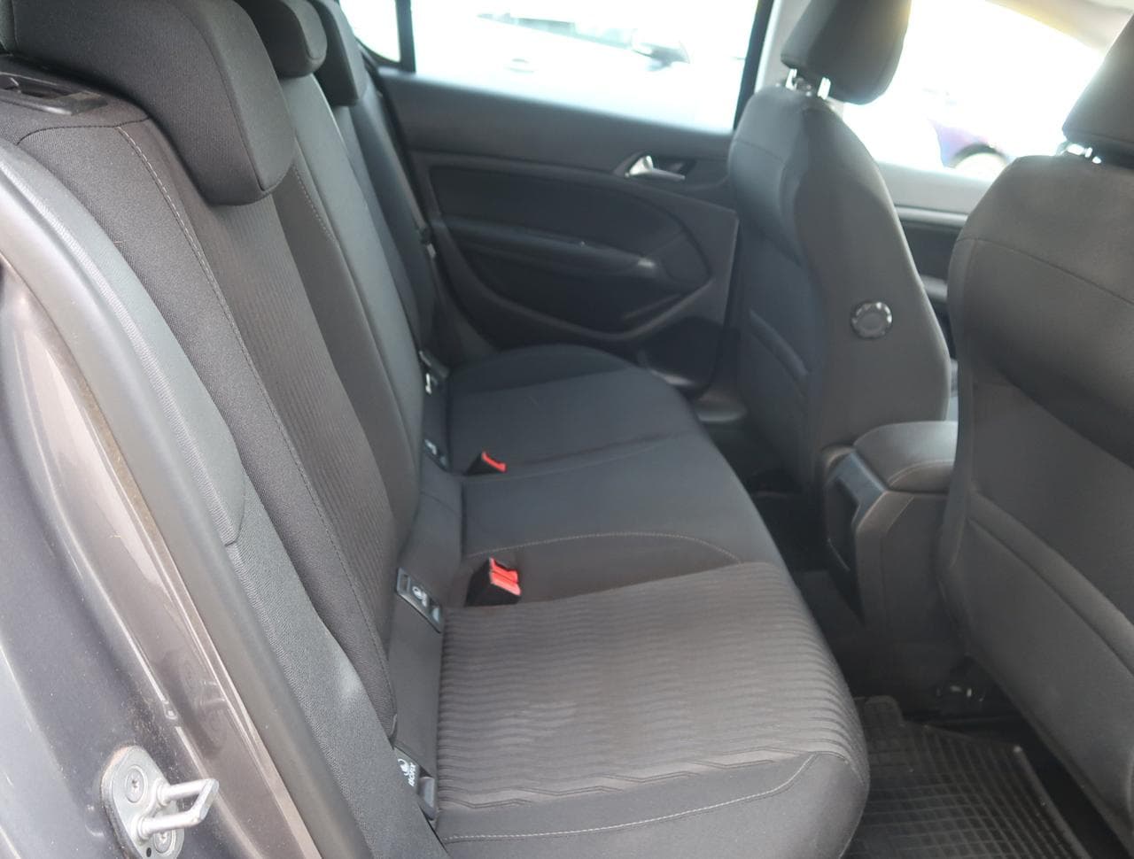 2016 Peugeot 308 - 13