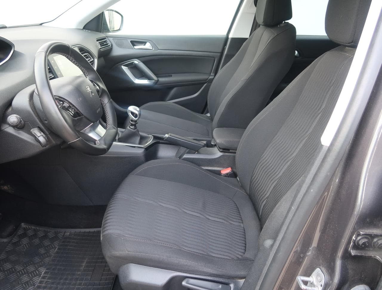 2016 Peugeot 308 - 16