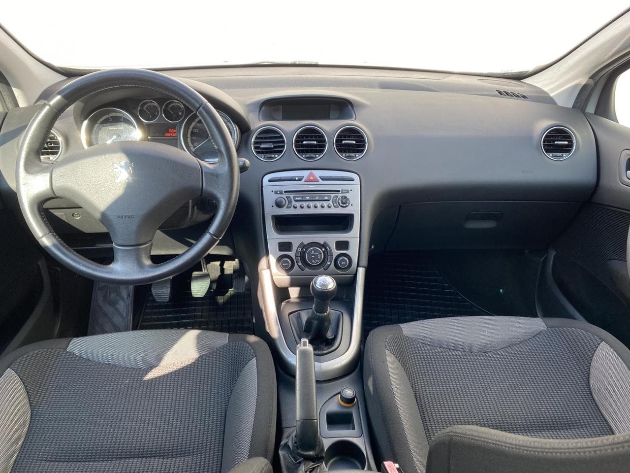 2008 Peugeot 308 - 8