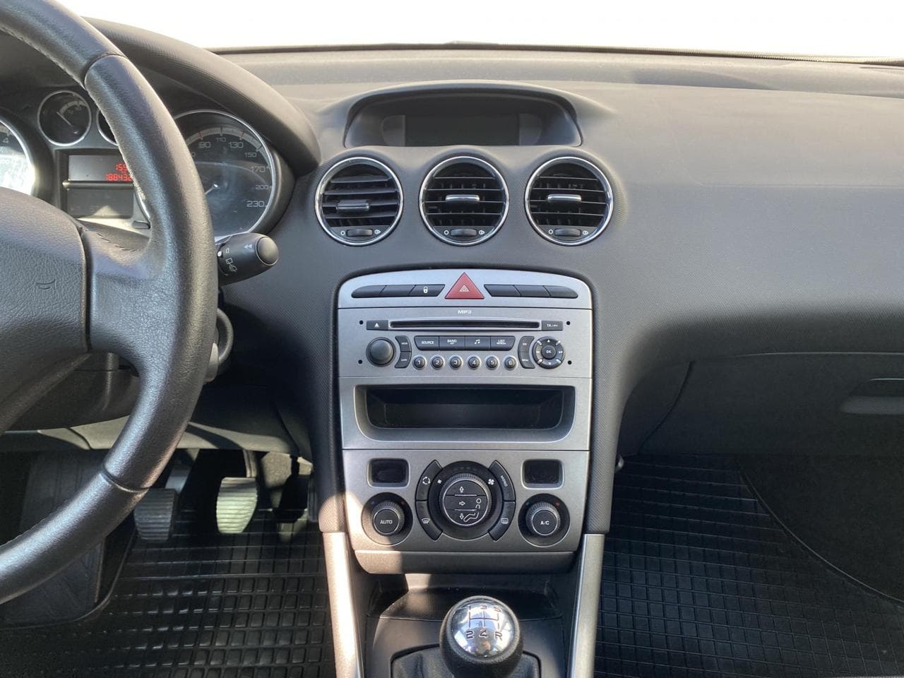 2008 Peugeot 308 - 12