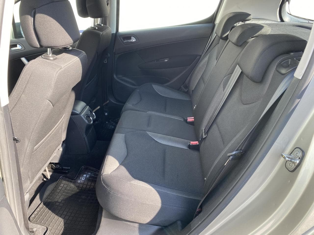 2008 Peugeot 308 - 10